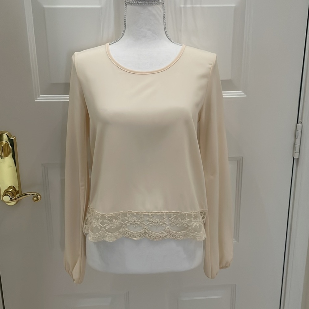 Delia’s XS Beige L/S Blouse with Lace Edge